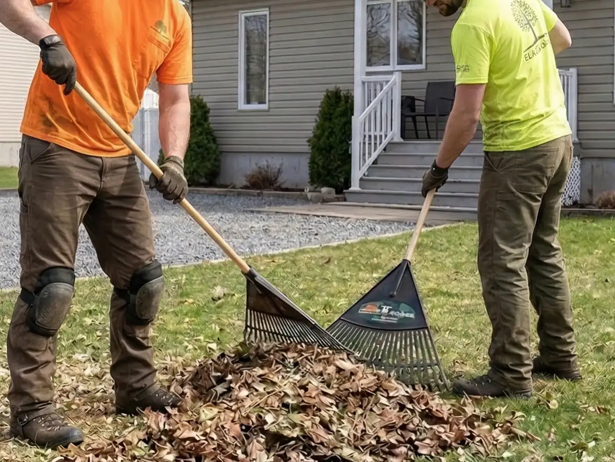 Ramassage et déchiquetage de branches après élagage